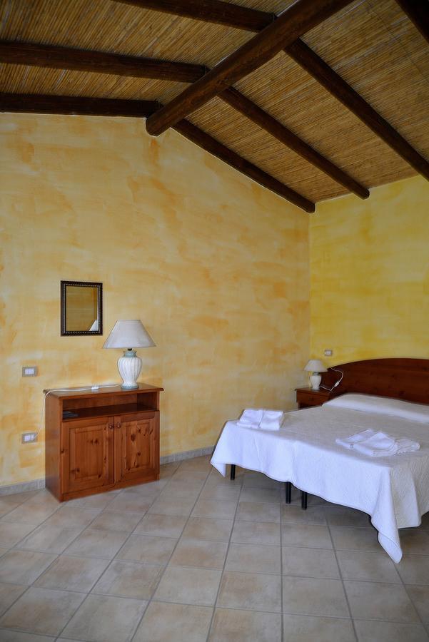 Agriturismo Rubinu Galtellì Kültér fotó