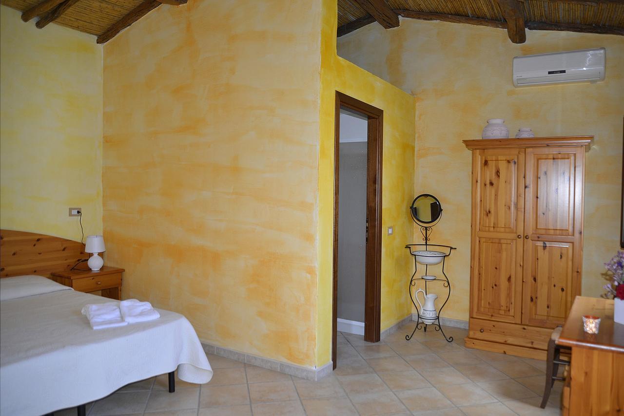 Agriturismo Rubinu Galtellì Kültér fotó